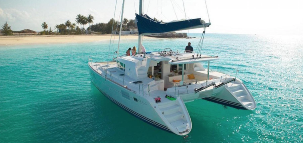 can you sail a 40 foot catamaran by yourself